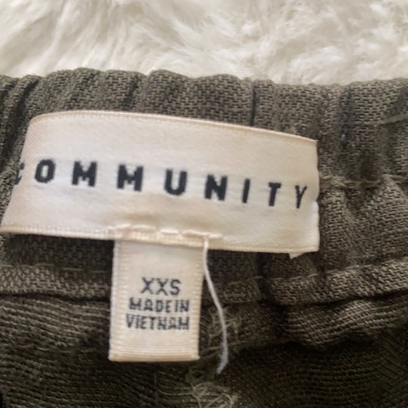 Aritzia Comminity Olive Green linen habitus shorts - Picture 6 of 7